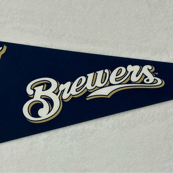 Milwaukee Brewers MLB Baseball WinCraft Classic Felt Pennant Banner Flag 30”x12” - Picture 4 of 7